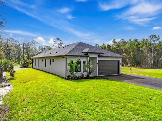 5044  44th NE ST, Naples, FL 34120