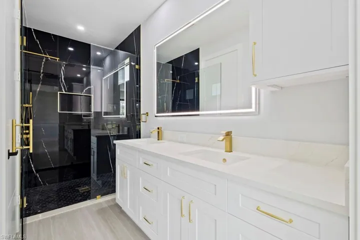 5044  44th NE ST, Naples, FL 34120