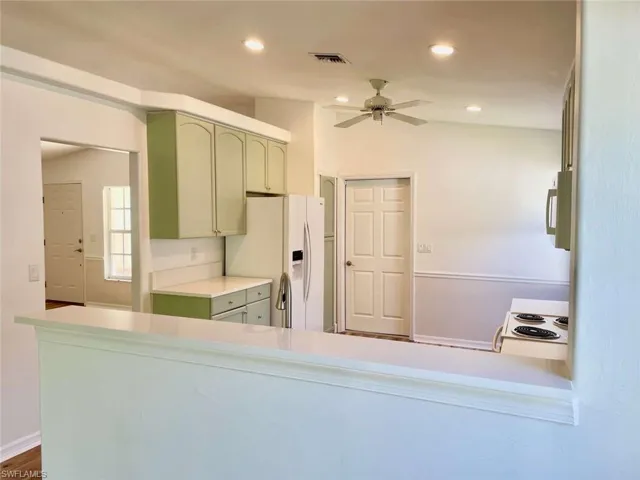 7588  Cameron  CIR, Fort Myers, FL 33912
