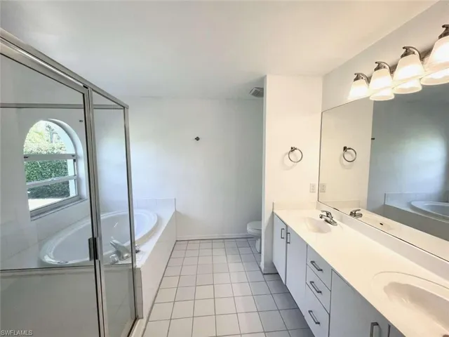 7588  Cameron  CIR, Fort Myers, FL 33912