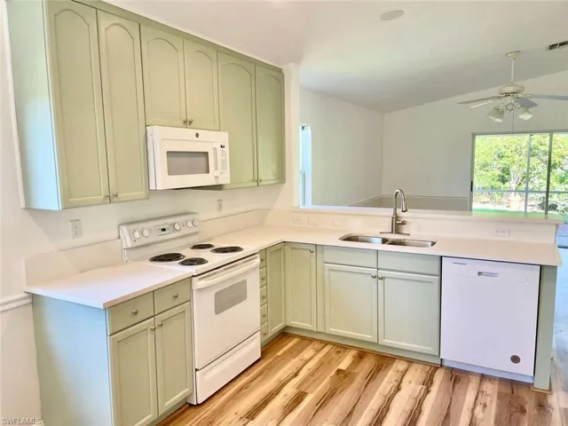 7588  Cameron  CIR, Fort Myers, FL 33912