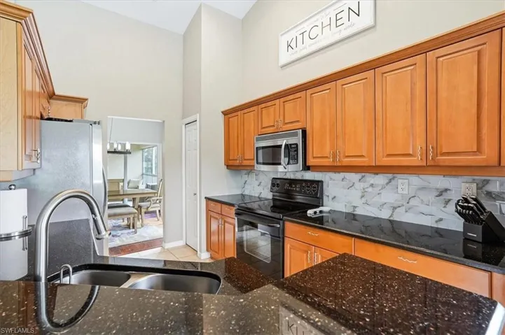 5615 Sherborn Dr 201, Naples, Florida 34110