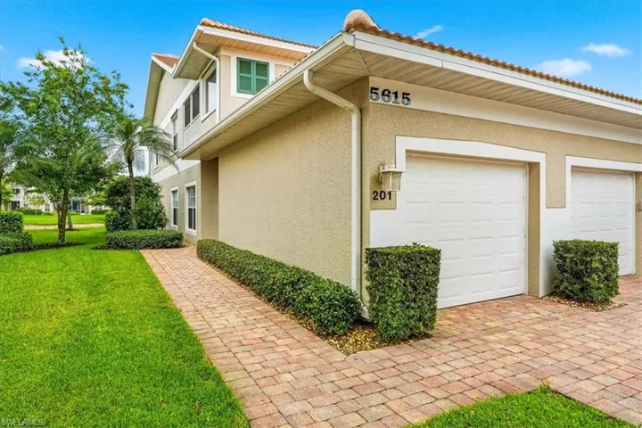 5615 Sherborn Dr 201, Naples, Florida 34110