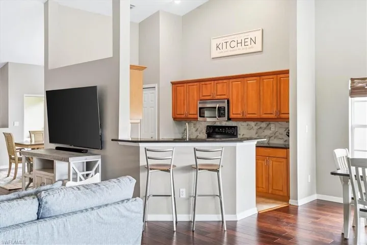 5615 Sherborn Dr 201, Naples, Florida 34110