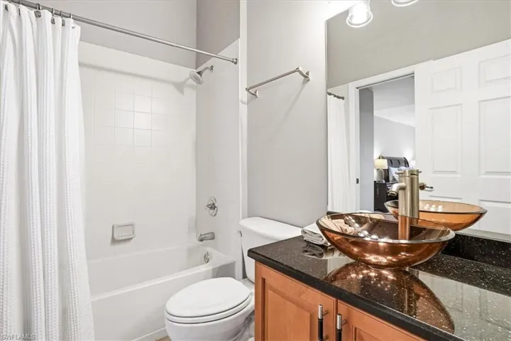 5615 Sherborn Dr 201, Naples, Florida 34110