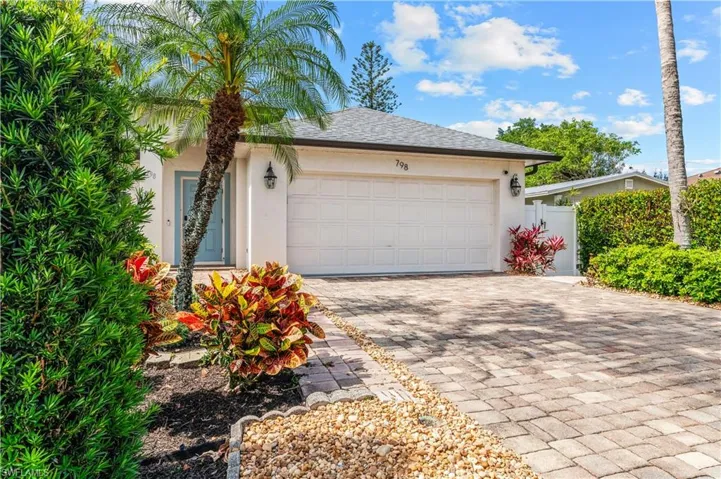 798 107th Ave N, Naples, Florida 34108
