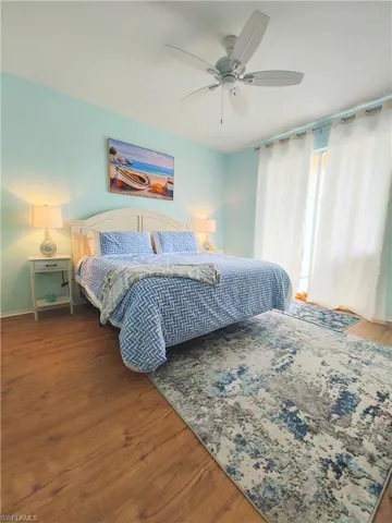 King bed opens to lanai