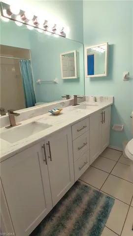 Primary bath w/walk-in shower.