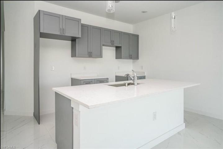 4652-4654  28th SW ST, Lehigh Acres, FL 33973