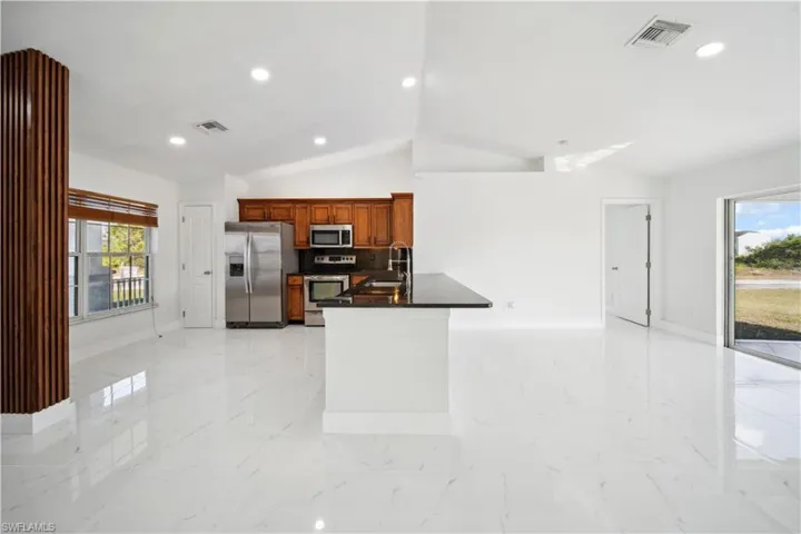 2901  25th SW ST, Lehigh Acres, FL 33976