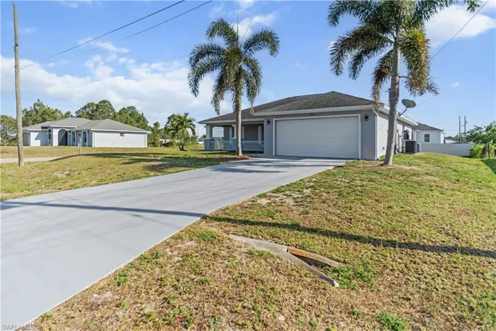 2901  25th SW ST, Lehigh Acres, FL 33976