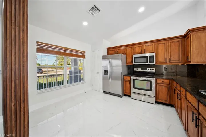 2901  25th SW ST, Lehigh Acres, FL 33976