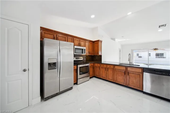 2901  25th SW ST, Lehigh Acres, FL 33976