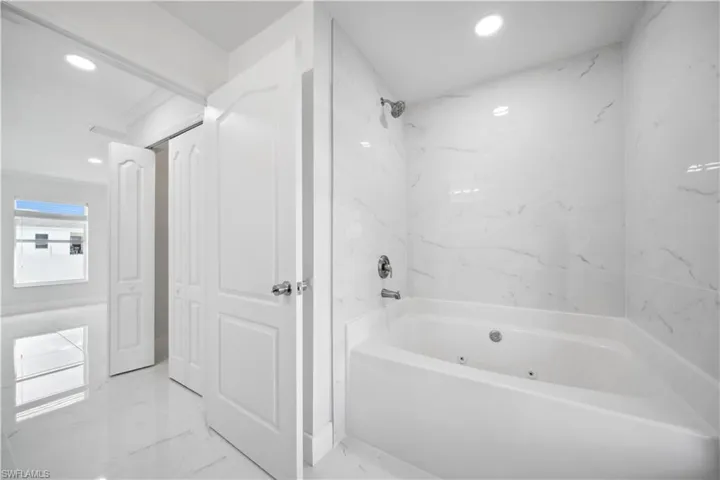2901  25th SW ST, Lehigh Acres, FL 33976