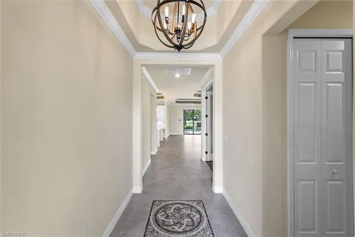 Entry/Foyer