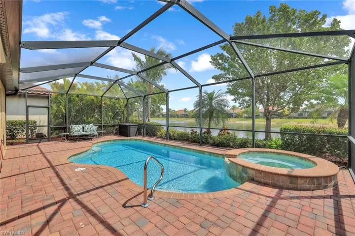 Pool/Lanai