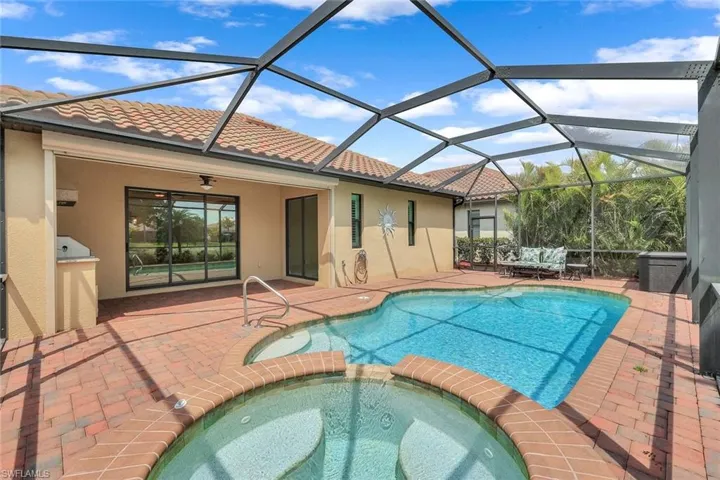 Pool/Lanai