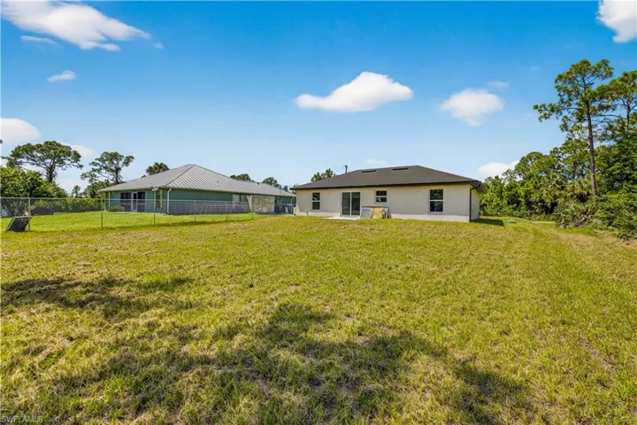 2916  Dora N AVE, Lehigh Acres, FL 33971
