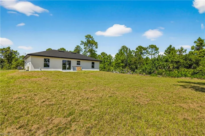 2916  Dora N AVE, Lehigh Acres, FL 33971
