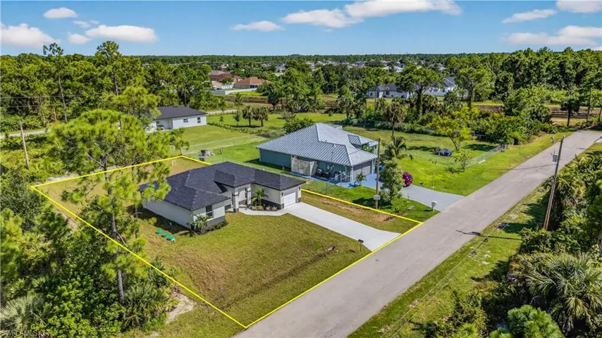 2916  Dora N AVE, Lehigh Acres, FL 33971