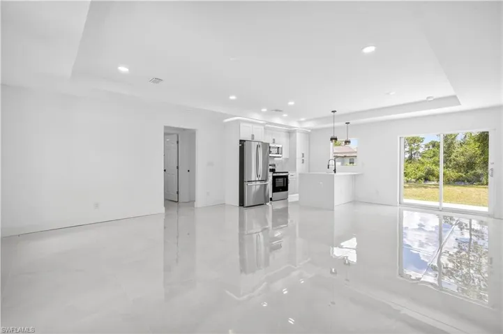 2916  Dora N AVE, Lehigh Acres, FL 33971