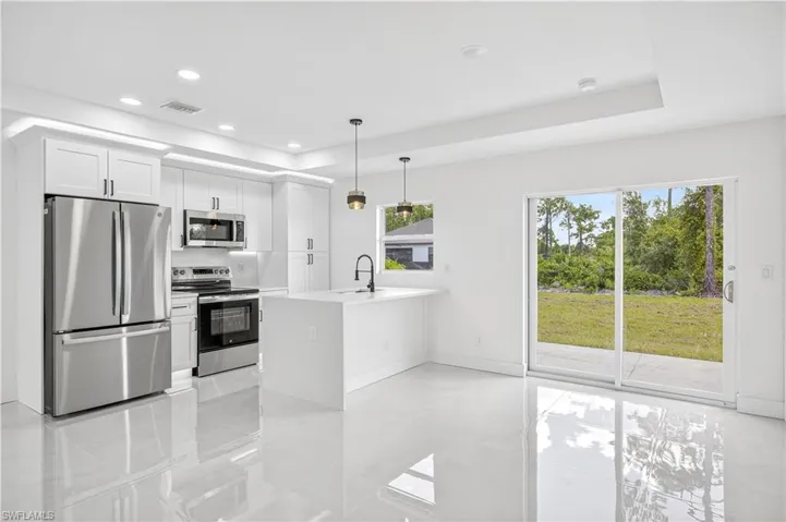 2916  Dora N AVE, Lehigh Acres, FL 33971