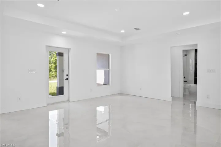 2916  Dora N AVE, Lehigh Acres, FL 33971