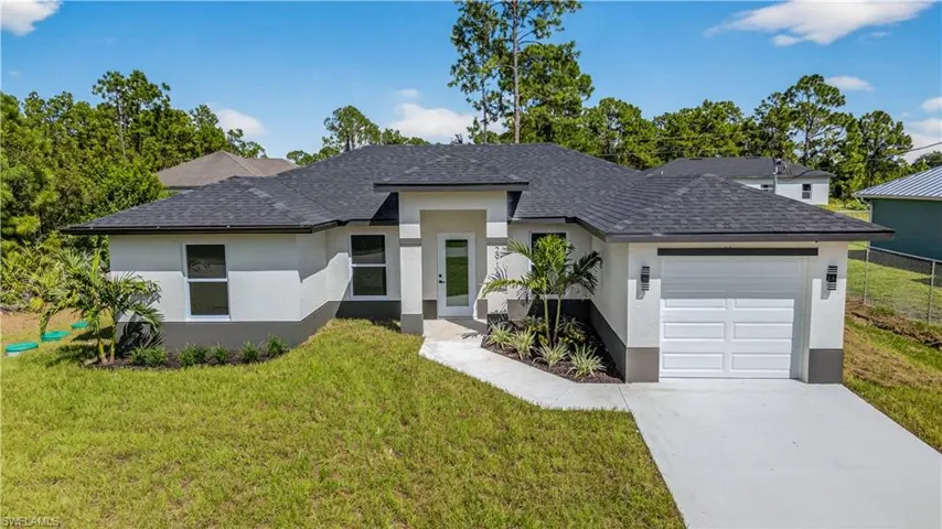 2916  Dora N AVE, Lehigh Acres, FL 33971