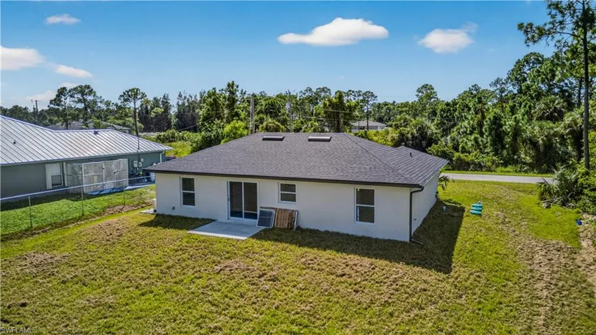 2916  Dora N AVE, Lehigh Acres, FL 33971