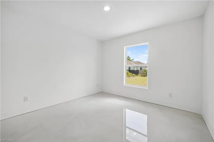 2916  Dora N AVE, Lehigh Acres, FL 33971