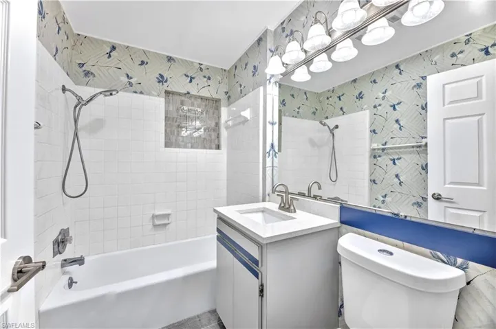 1122  Wesley W ST, Lehigh Acres, FL 33936
