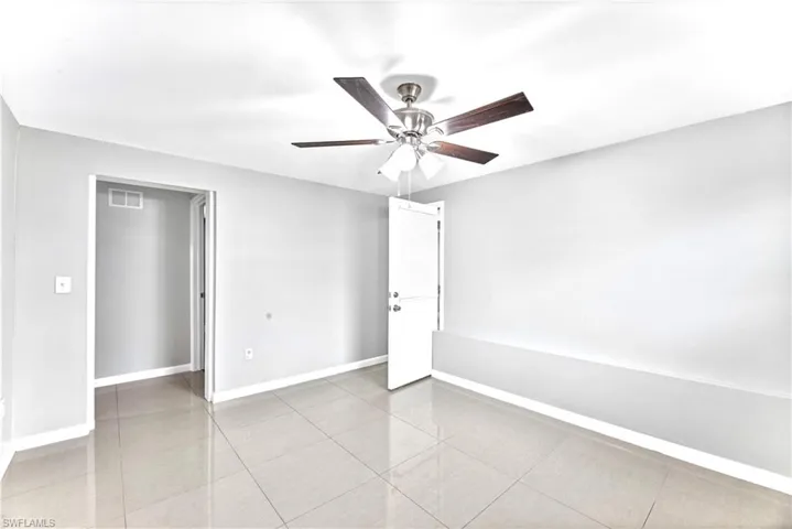 1122  Wesley W ST, Lehigh Acres, FL 33936