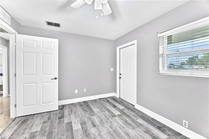 1122  Wesley W ST, Lehigh Acres, FL 33936