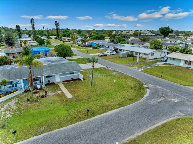 1122  Wesley W ST, Lehigh Acres, FL 33936