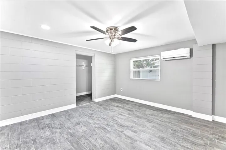 1122  Wesley W ST, Lehigh Acres, FL 33936