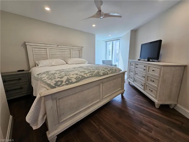 Guest Bedroom with en suite bath and gulf view