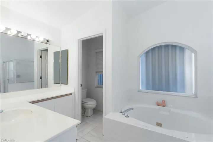 14750  Lake Olive  DR, Fort Myers, FL 33919