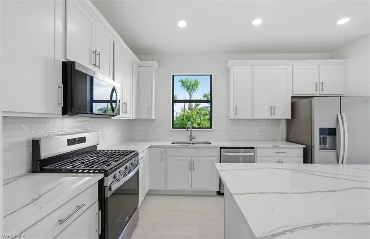 2114 Sequoia Ct, Naples, Florida 34120
