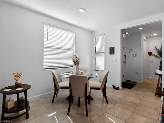 1672 Lake Jessup Cir, Cape Coral, Florida 33909