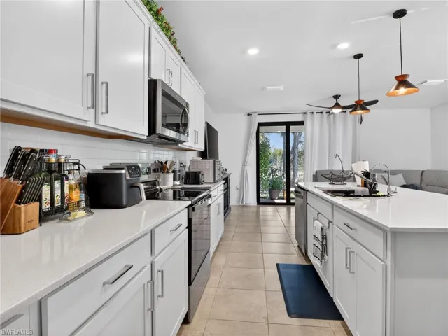 1672 Lake Jessup Cir, Cape Coral, Florida 33909