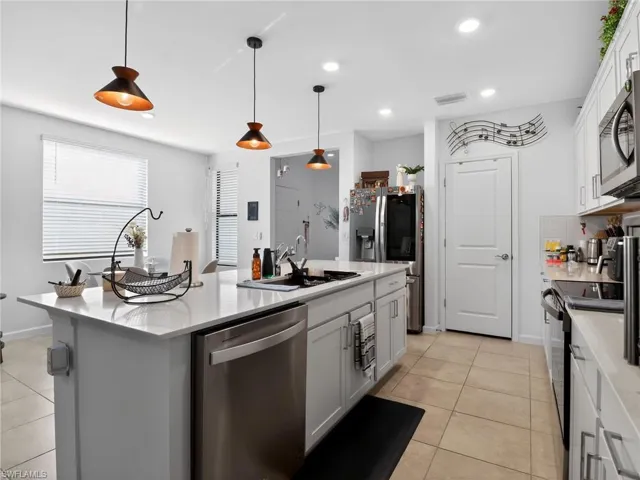 1672 Lake Jessup Cir, Cape Coral, Florida 33909
