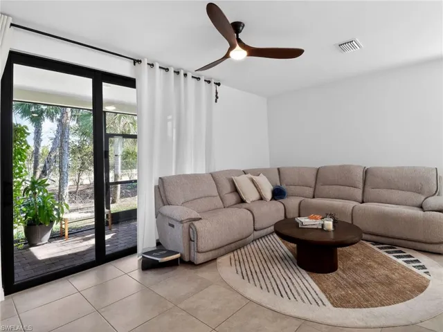 1672 Lake Jessup Cir, Cape Coral, Florida 33909