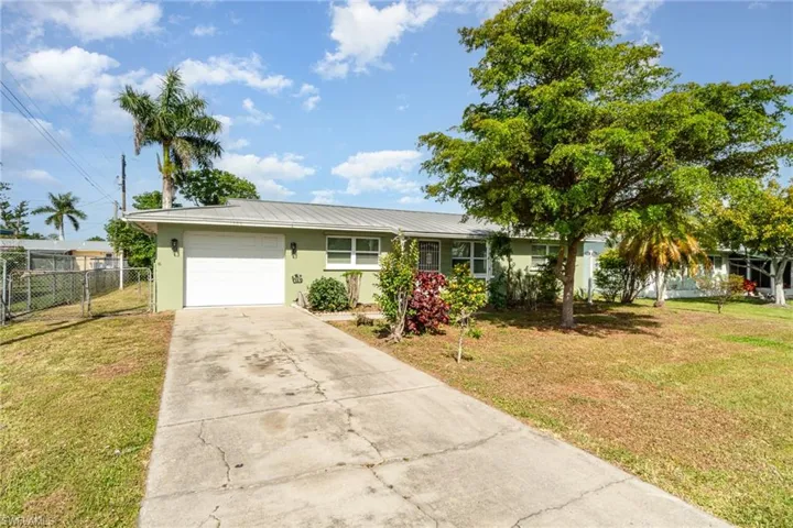 1385  Lincoln  AVE, North Fort Myers, FL 33917