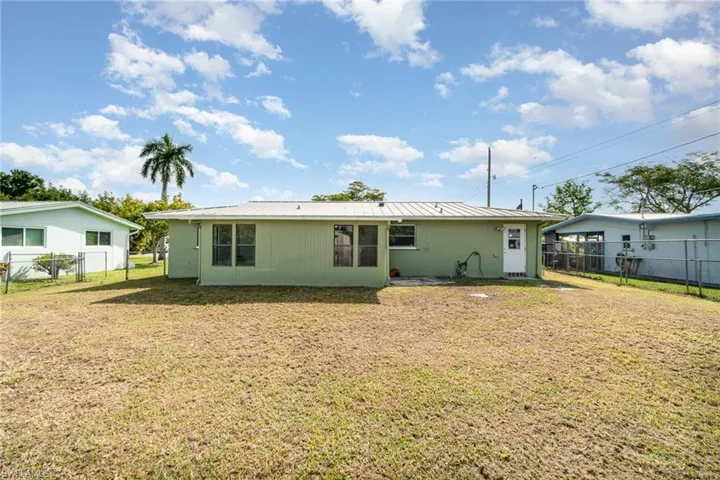 1385  Lincoln  AVE, North Fort Myers, FL 33917
