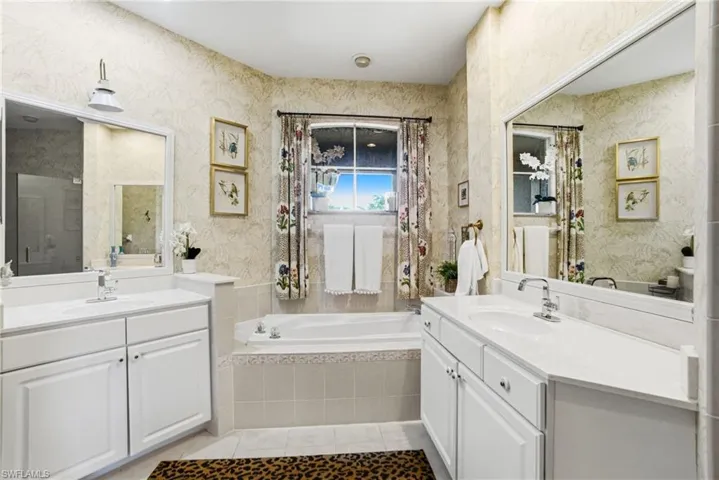 8430 Radcliffe Ter 202, Naples, Florida 34120