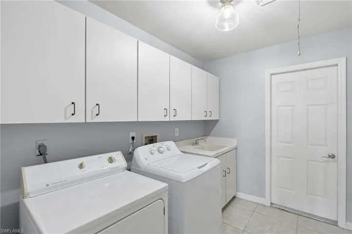 5350 Harborage Dr, Fort Myers, Florida 33908