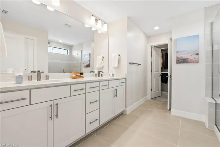 Master Bath w/ Dual Sinks