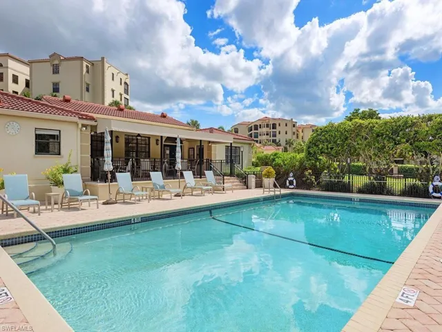 7024  Pelican Bay  BLVD, Naples, FL 34108