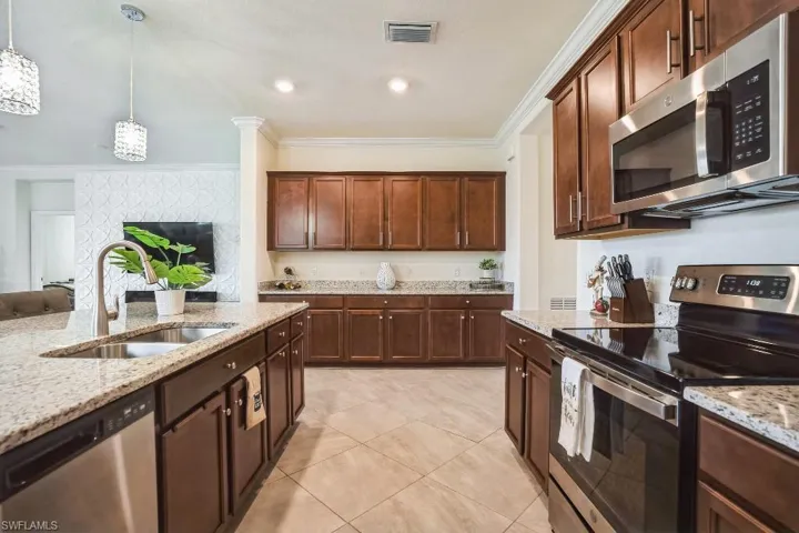 2275  Dancy  ST, Naples, FL 34120