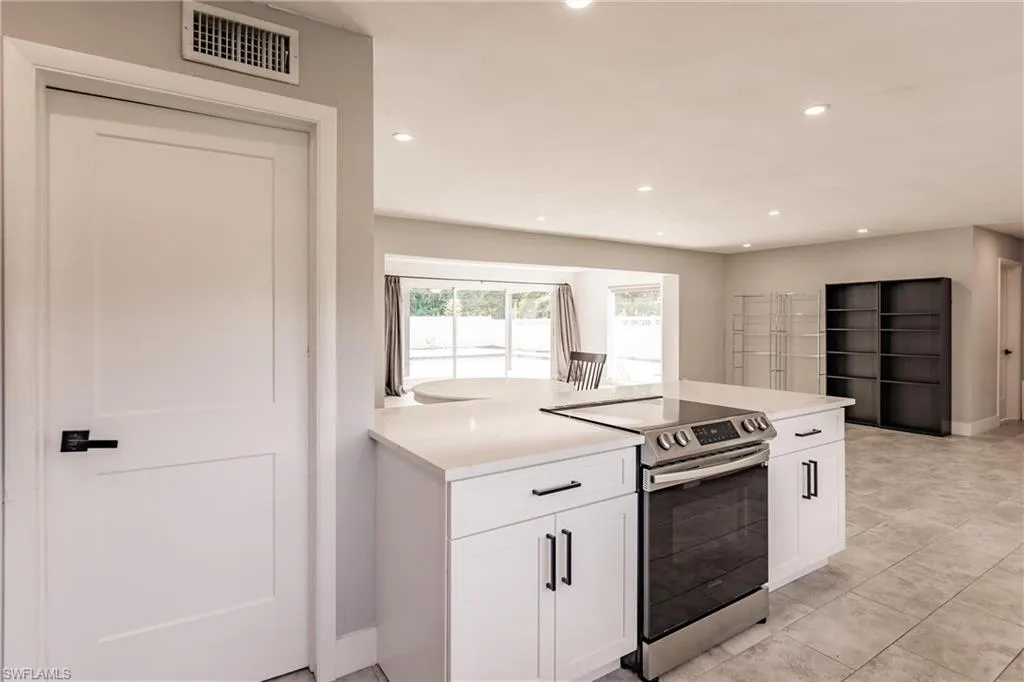 905 Dean WAY, Fort Myers, FL 33919,224071583